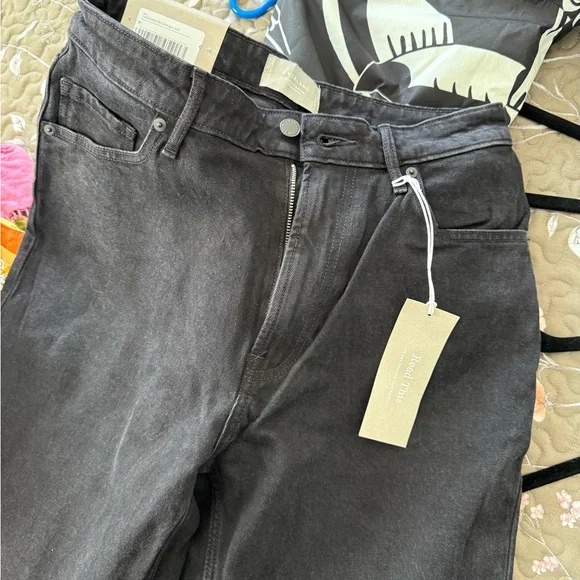 Everlane Curvy Cheeky Jean - Picture 8 of 8